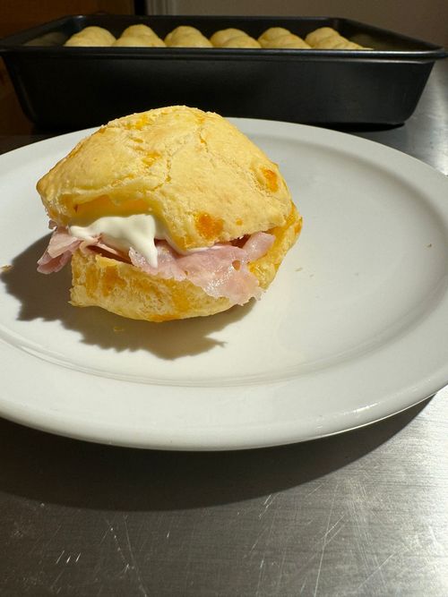 Latest company Solutions about La máquina de incrustación de PAPA para hacer pan de queso de Brasil para el cliente de EE.UU.