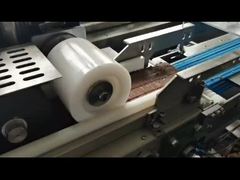 Barras de cereales con recubrimiento de chocolate y paquete de toda la línea