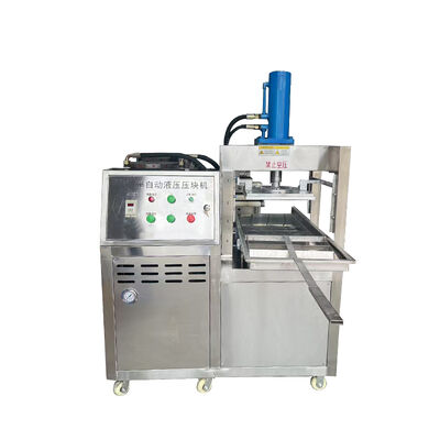 Buen precio Máquina de prensa hidráulica semiautomática para hacer bloques de lamiento de sal mineral animal en línea